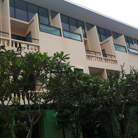 Royal Waves Hotel Patong Bagian luar foto