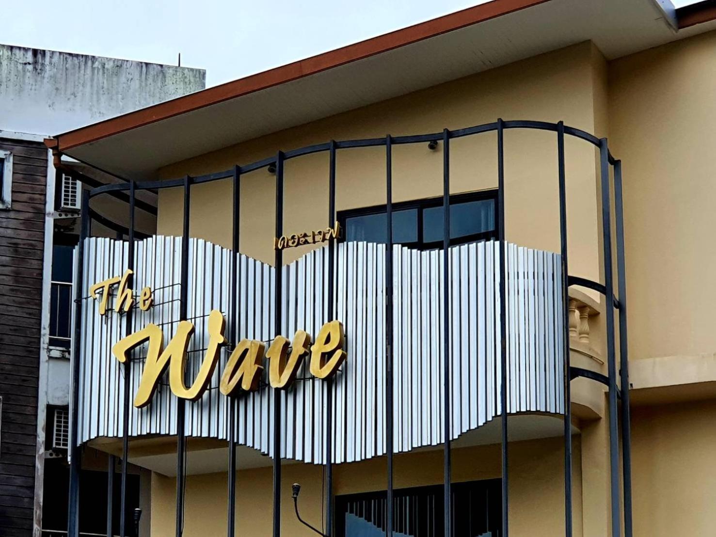 Royal Waves Hotel Patong Bagian luar foto