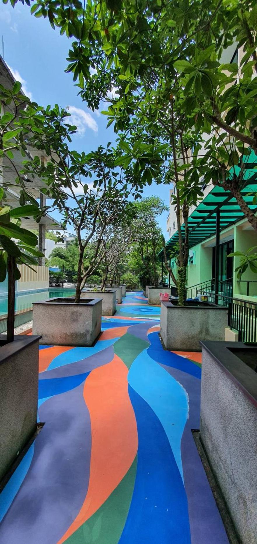 Royal Waves Hotel Patong Bagian luar foto