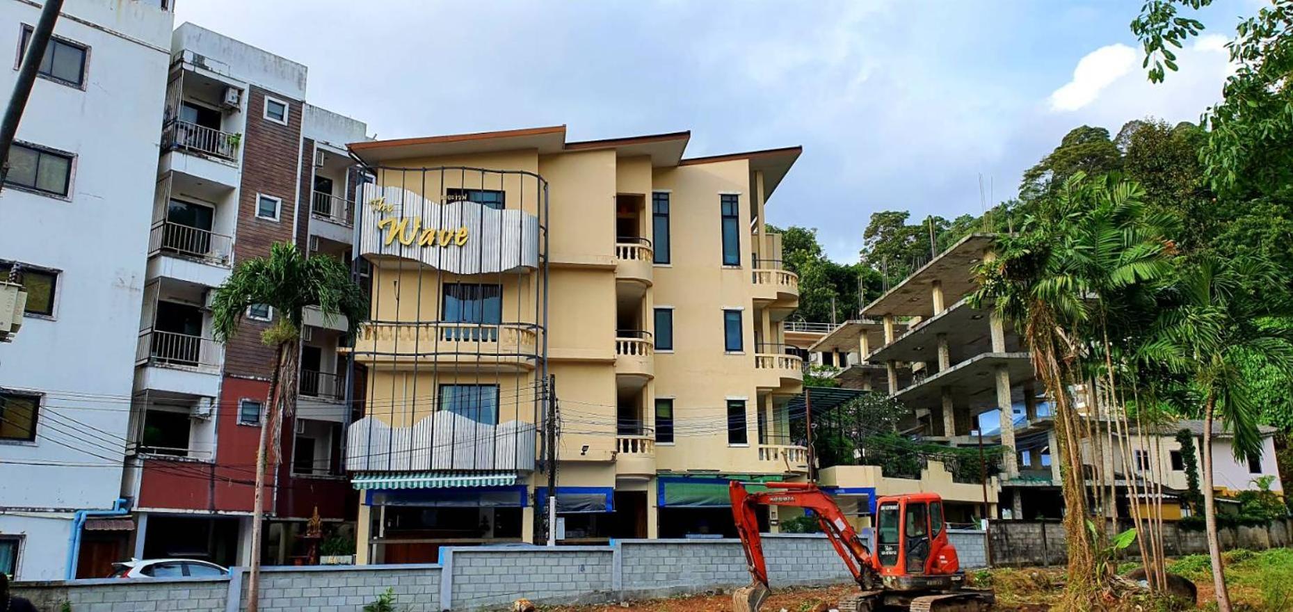 Royal Waves Hotel Patong Bagian luar foto