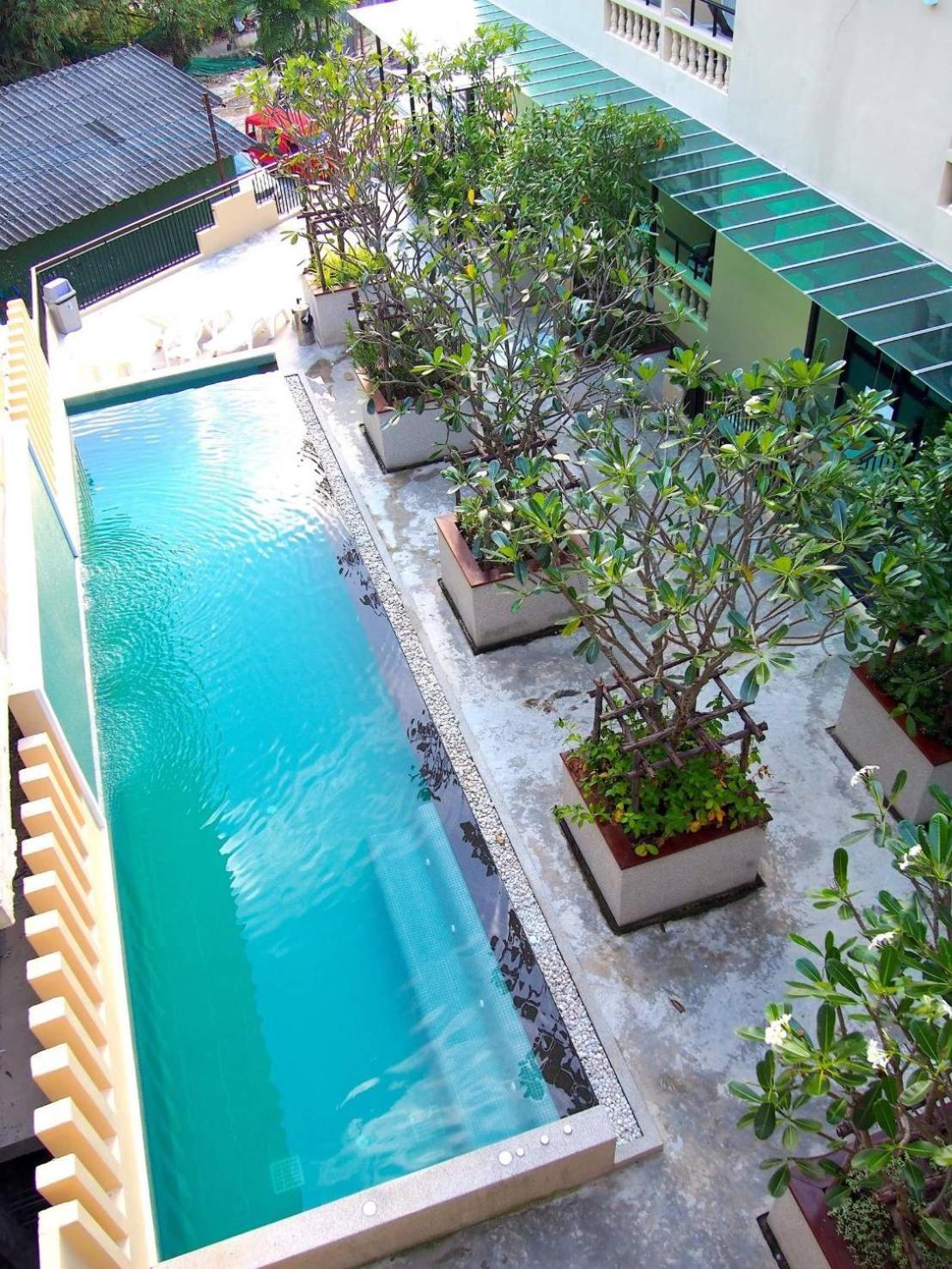 Royal Waves Hotel Patong Bagian luar foto