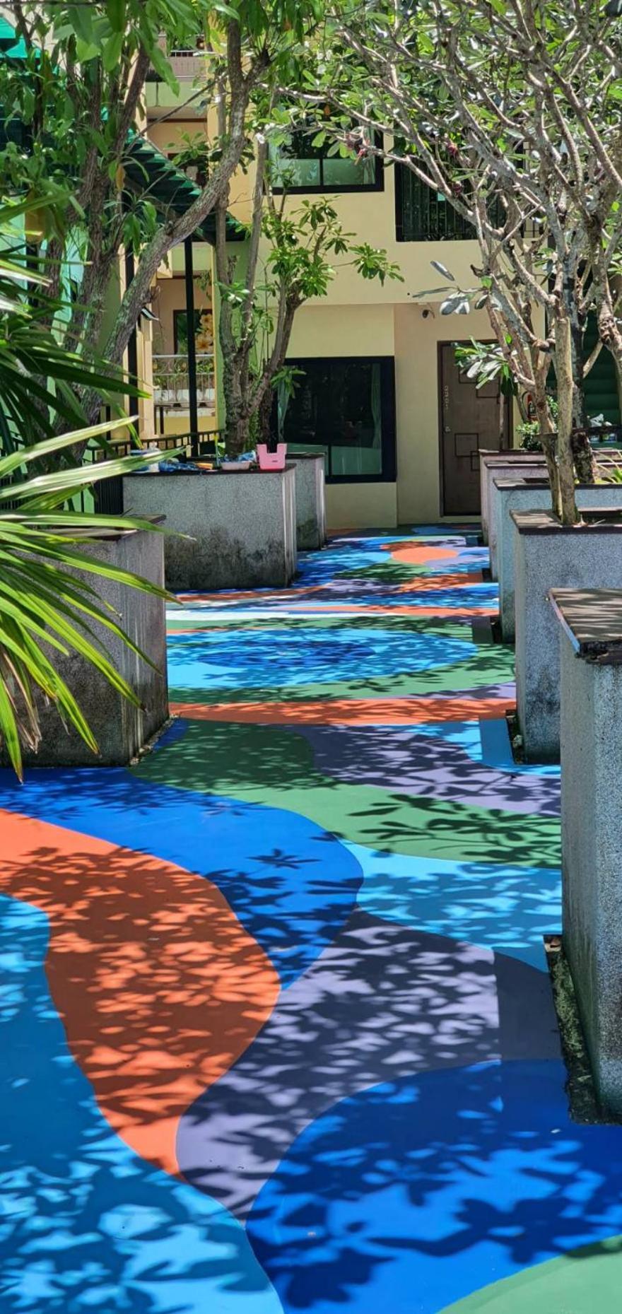 Royal Waves Hotel Patong Bagian luar foto