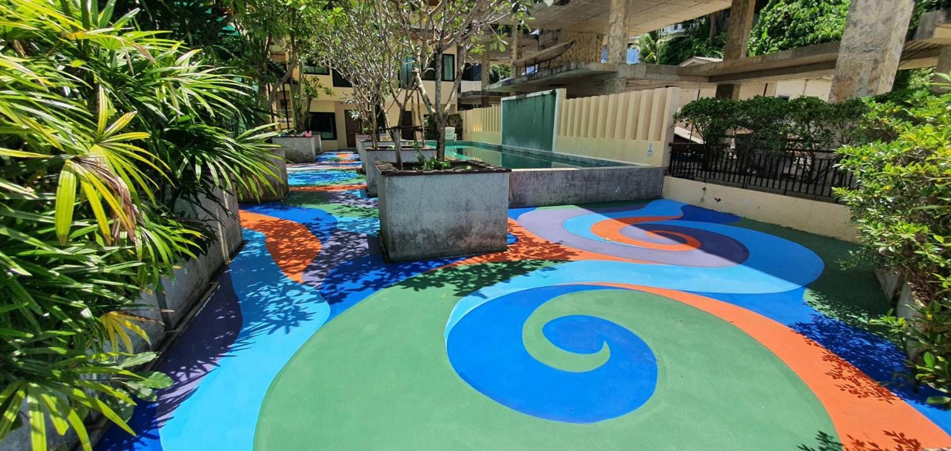 Royal Waves Hotel Patong Bagian luar foto