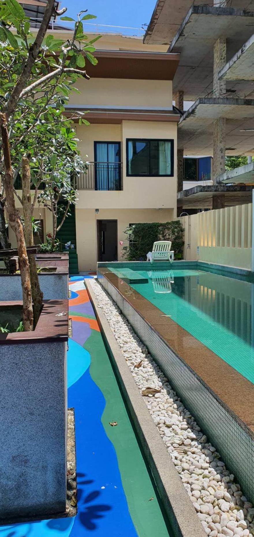 Royal Waves Hotel Patong Bagian luar foto